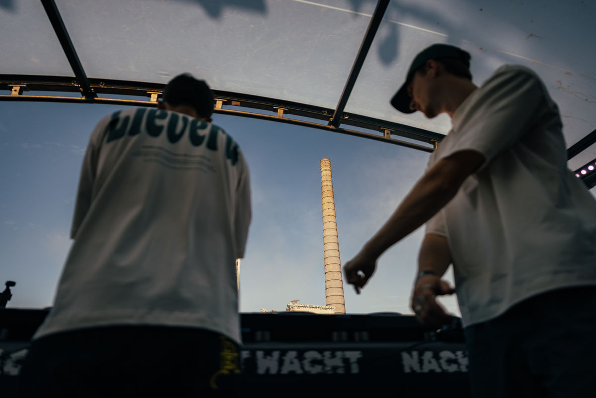 Loading... just a sec